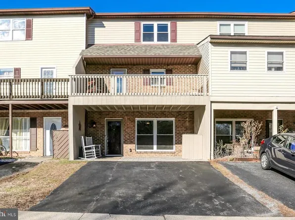 6 Dartmouth Ct, Mechanicsburg, PA 17055