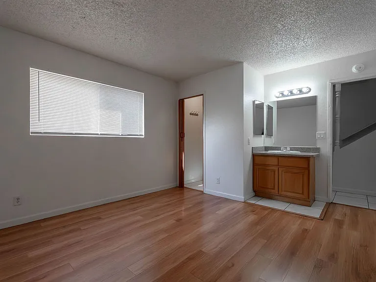 5198 Greene Ln — Photo 2