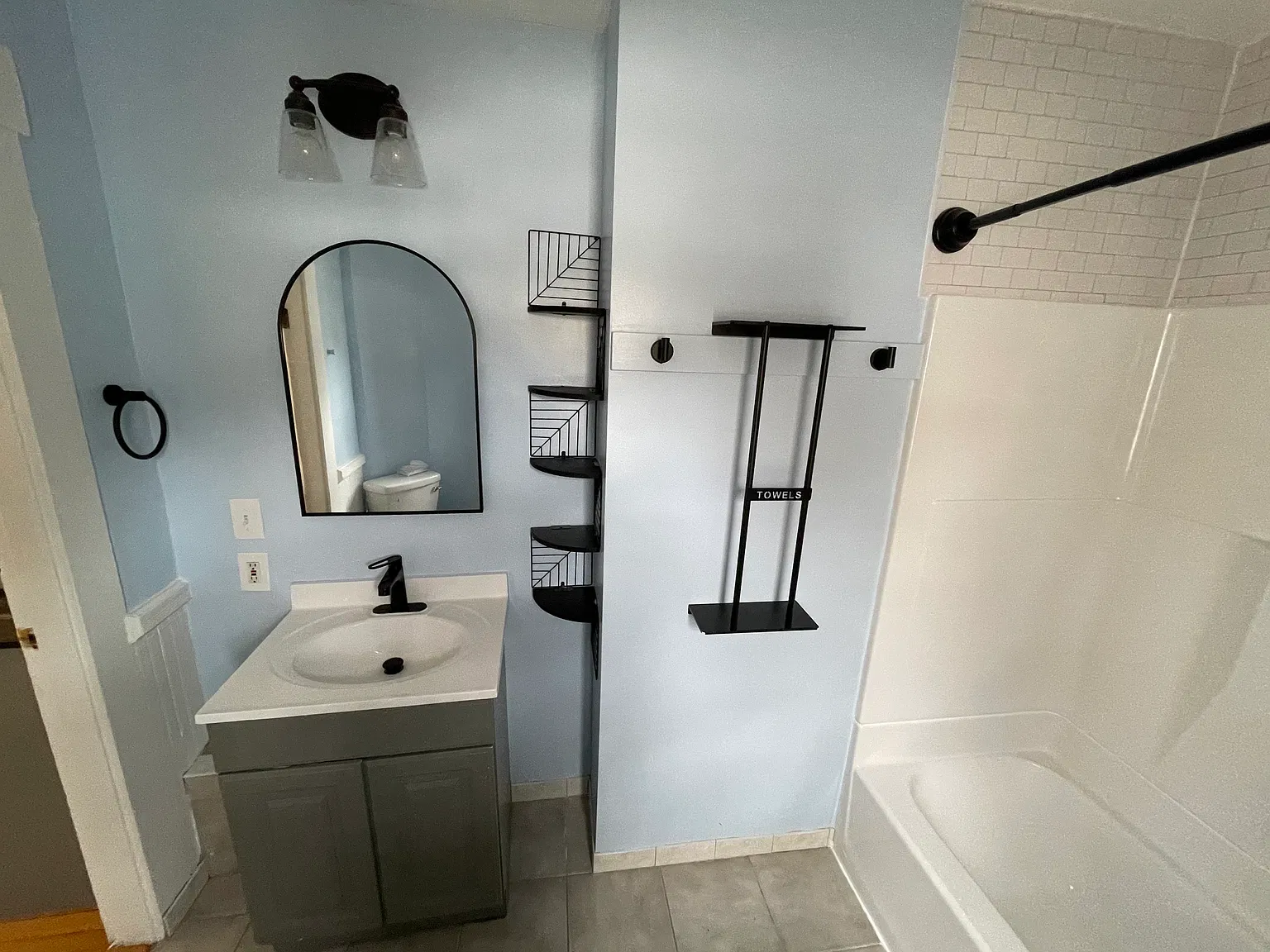 4 bed, 1400 sqft, $2,600 — Photo 2
