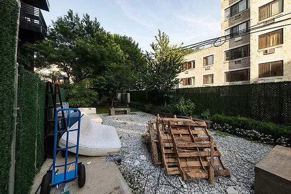 Rented by Twin Group | media 30