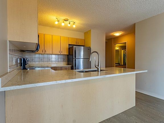 4th image of 10180 104th St NW #1501