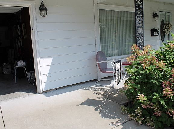 5th image of 15035 Holiday Ct