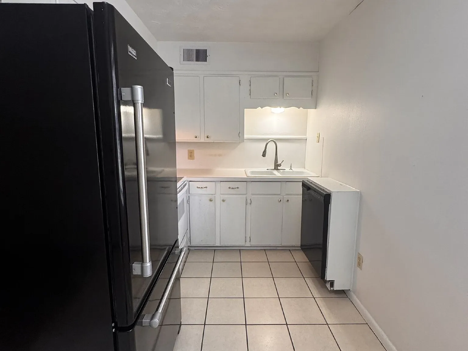 1 bed, 1.0 bath, $825 — Photo 4
