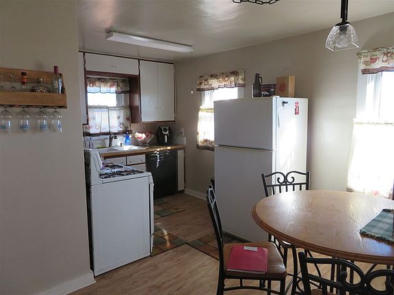 3rd image of 1641 E C St