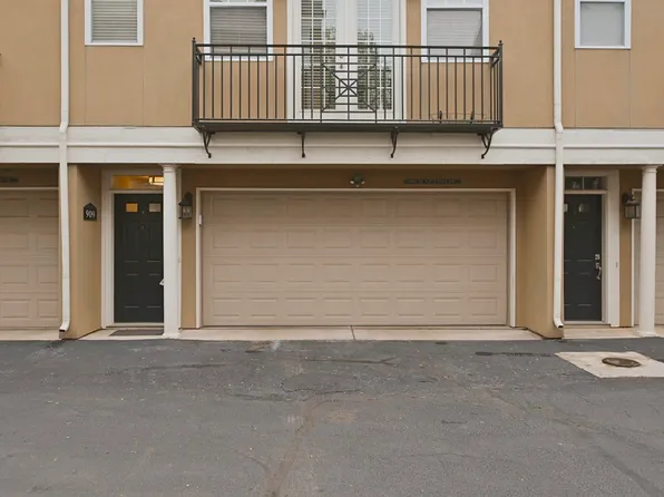 909 Junction Pl, Indianapolis, IN 46220