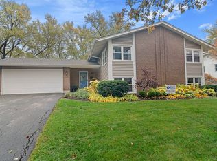 2521 Jackson Dr, Woodridge, IL 60517