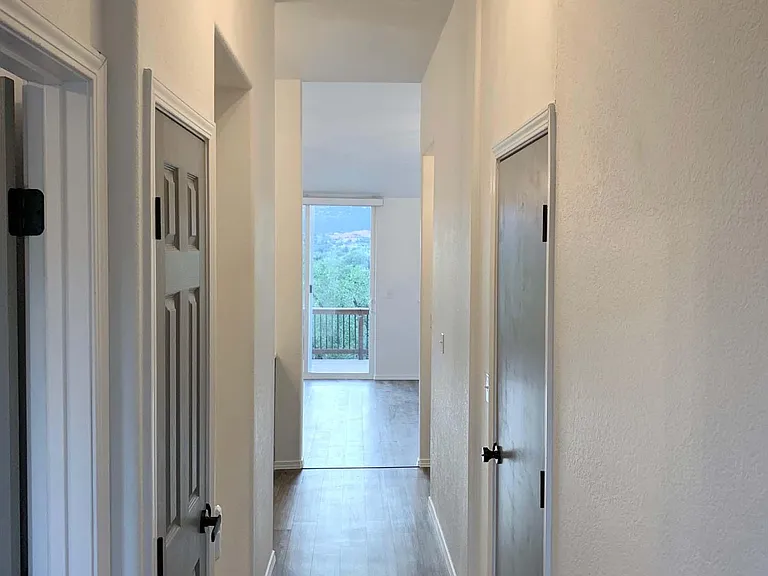 102 N 27th St — Photo 23