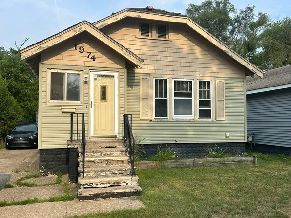 1974 Wood St, Muskegon, MI 49442