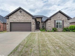 121 Cabanel Dr, Maumelle, AR 72113