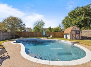 8221 Mark Ln, Watauga, TX 76148