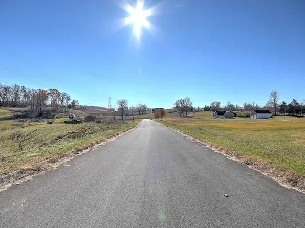 117 Labrador Way, Bluff City, TN 37618