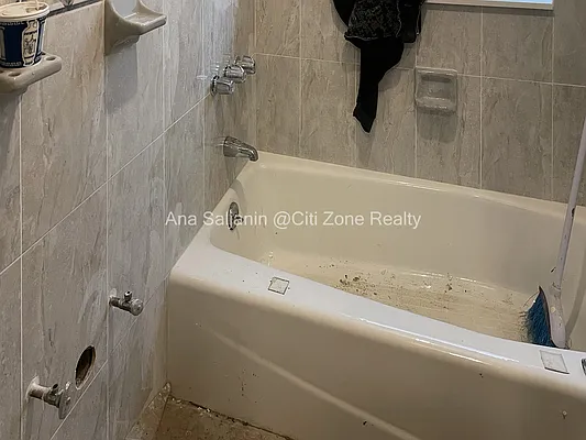 Rented by Citi Zone Realty | media 8