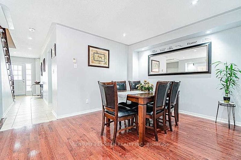 Brampton House for rent - 3 Bedrooms — photo 7