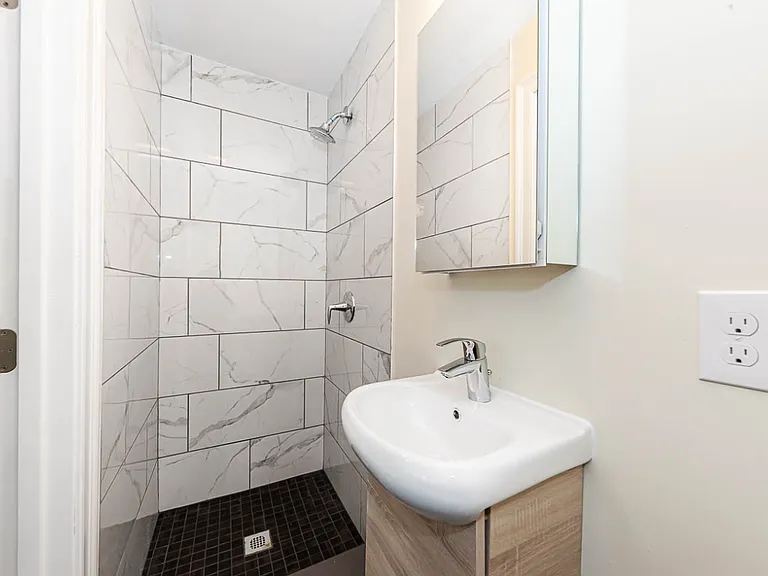 28 Albion St #1A — Photo 9
