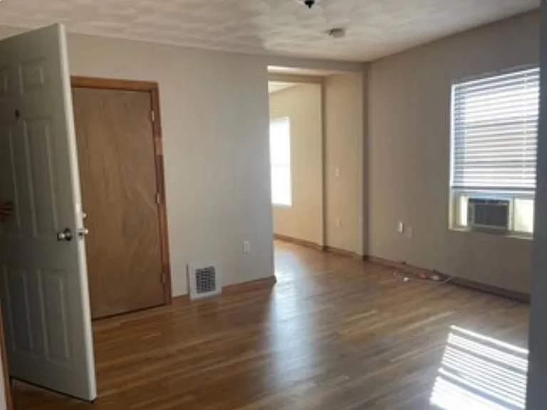 42 Glenwood Ave #3 — Photo 5
