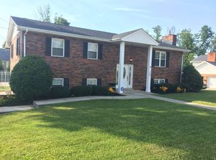 104 Summit Park Cir, Elkview, WV 25071