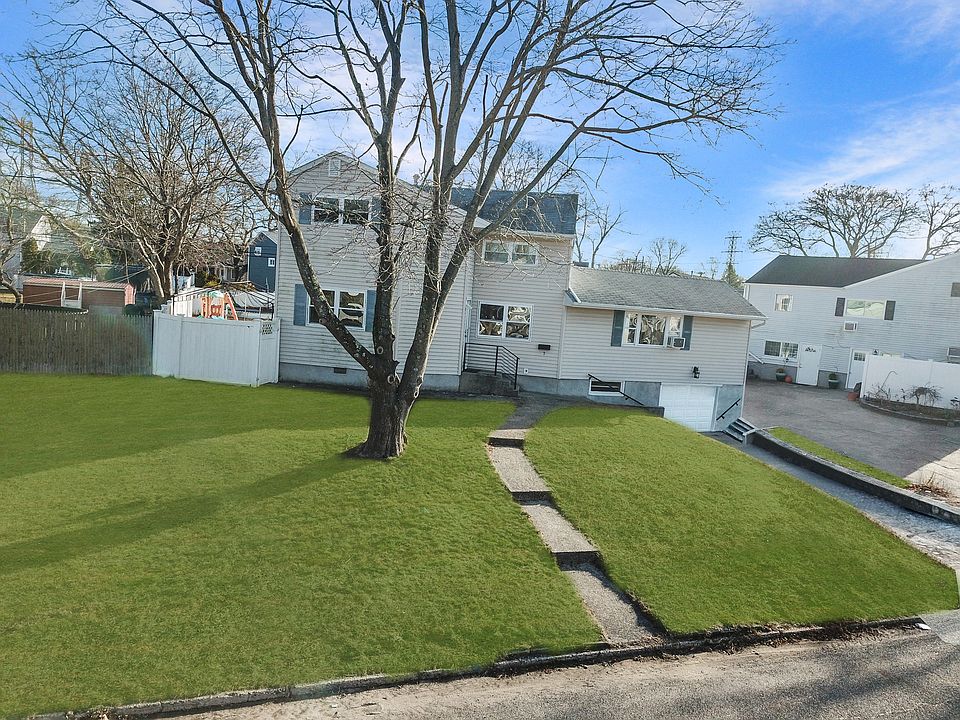 1st image of 7 Wagon Ln #2