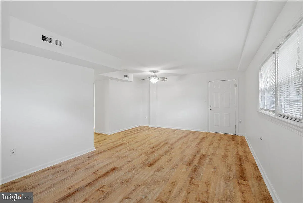 2 bed, 750 sqft, $1,695 — Photo 4