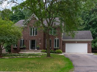 2109 Stone Creek Dr, Chanhassen, MN 55317
