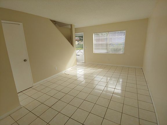4th image of 4089 76th Ave N APT I