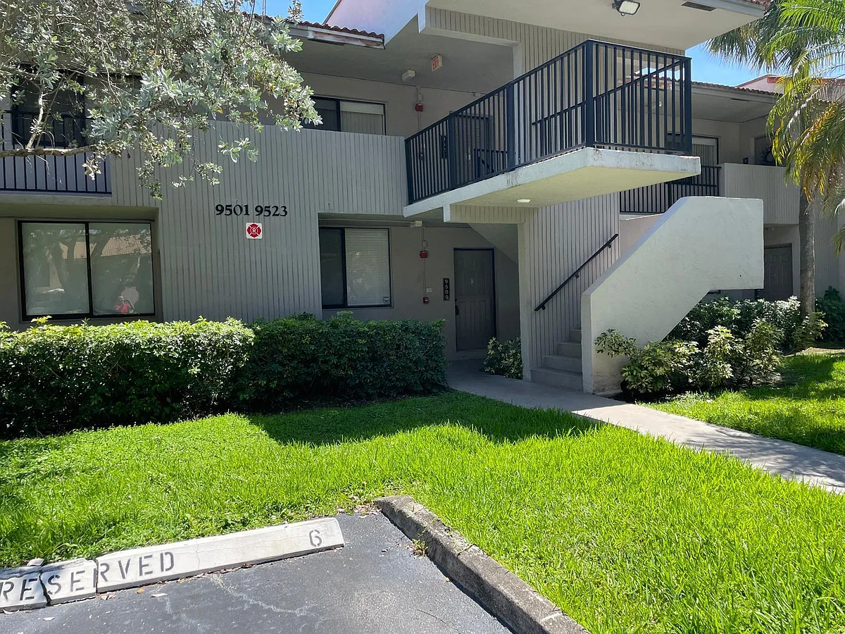 Building Photo - 9509 SW 1st Ct
