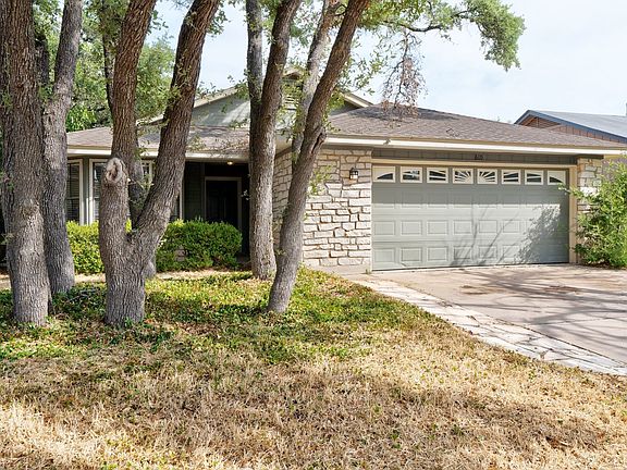2nd image of 605 Russet Valley Dr