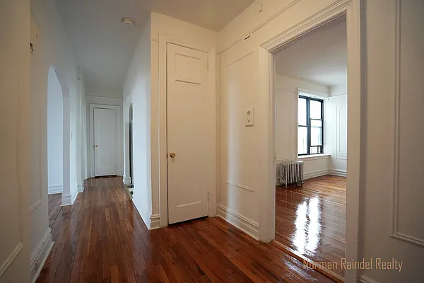 Rented by Norman Raindel, LREB | media 41