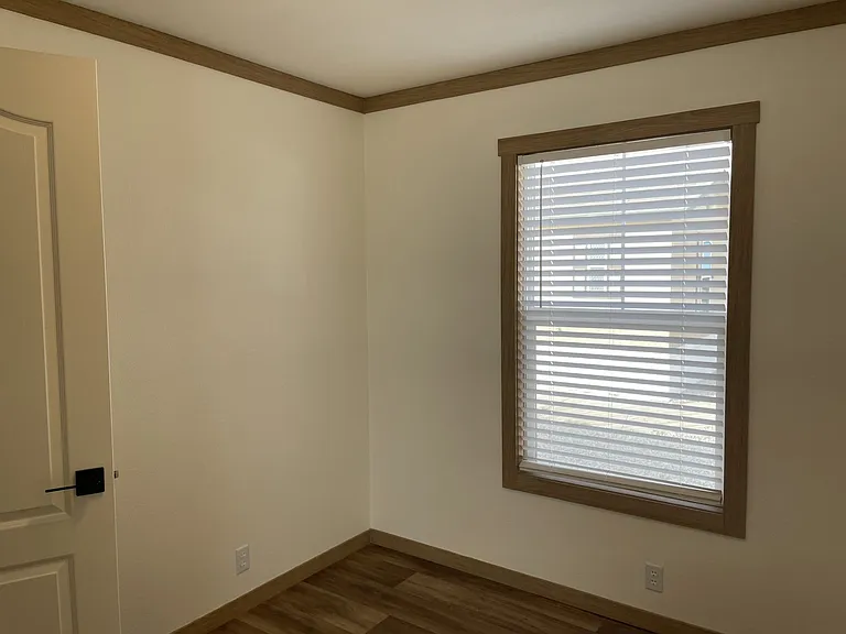 Mission Estates — Photo 16