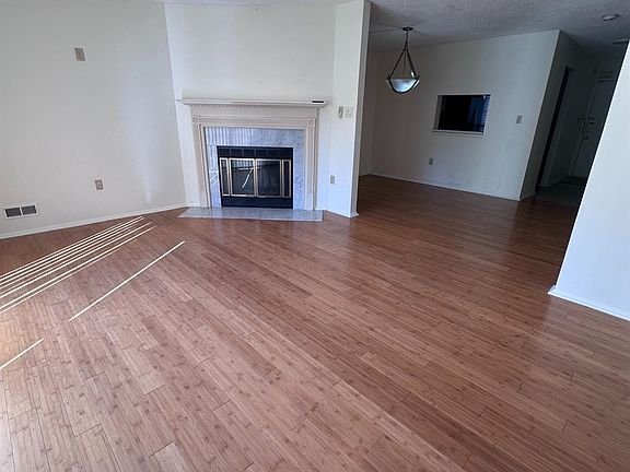 4th image of 67 Goodwin Dr