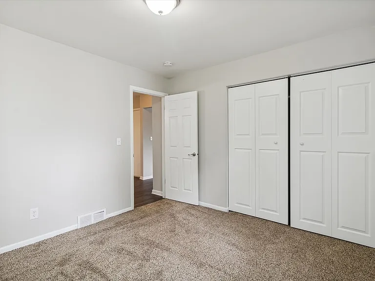 12320 & 12358 N Saginaw Rd — Photo 10