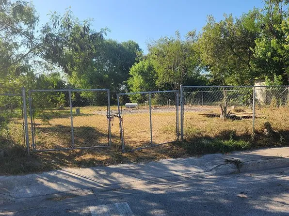 133 Midway Dr, Brownsville, TX 78520