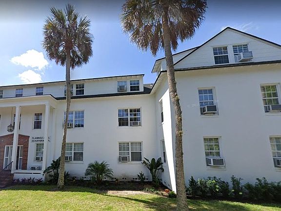 Flamingo Apts a vintage complex in a quiet waterfront community.