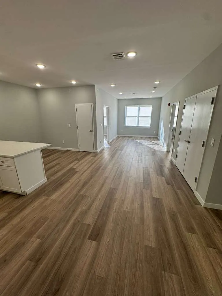 2 bed, $2,209 — Photo 4