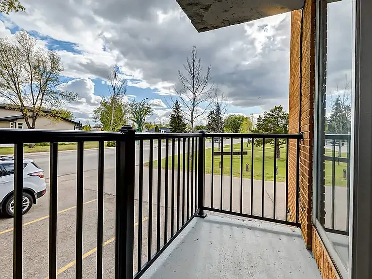 3046 Arlington Ave — Photo 8