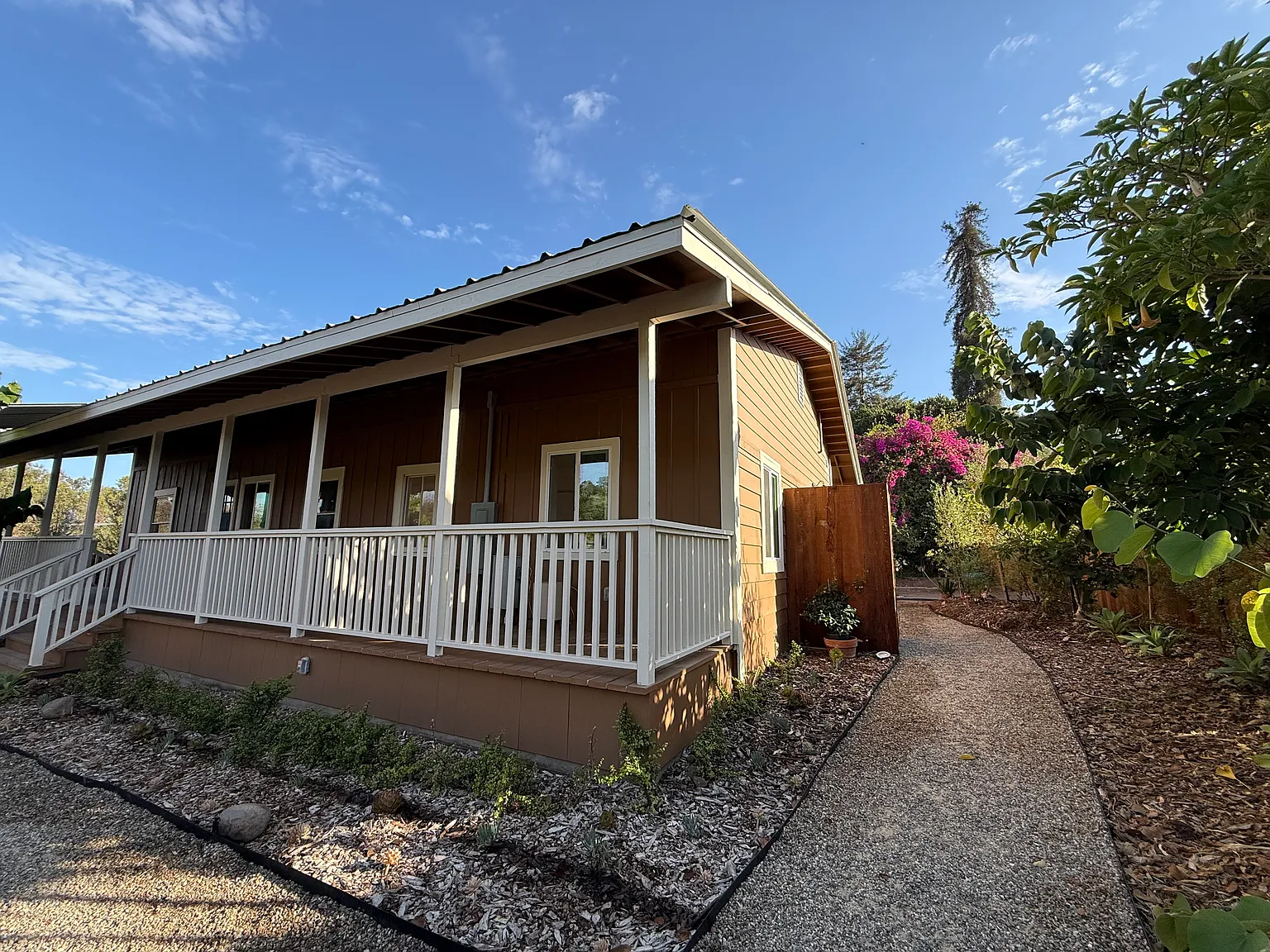 4 bed, 2000 sqft, $6,495 — Photo 3
