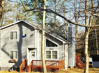 1037 Lake Shore Dr, Lake Ariel, PA 18436