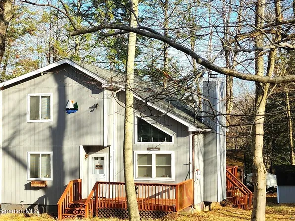 1037 Lake Shore Dr, Lake Ariel, PA 18436