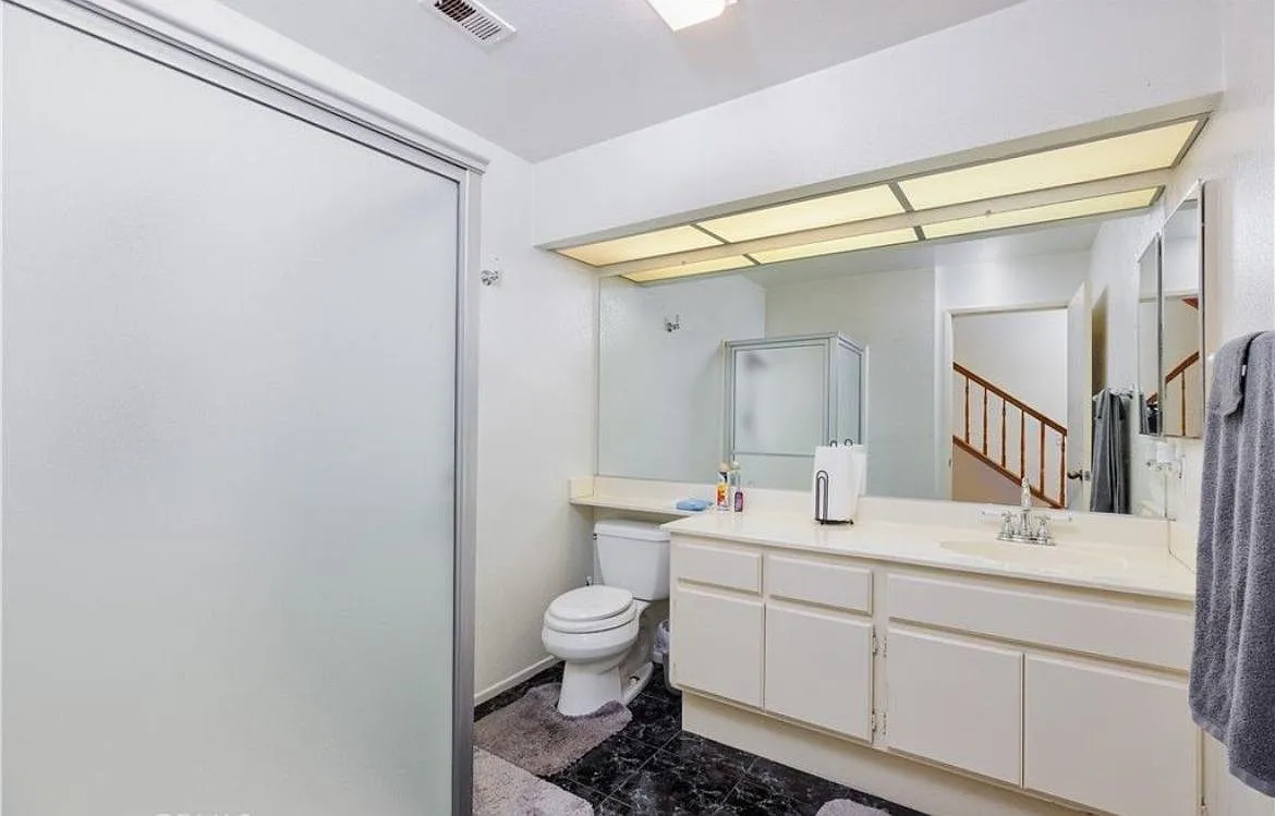 1 bed, 1.0 bath, 2190 sqft, $1,139 — Photo 4