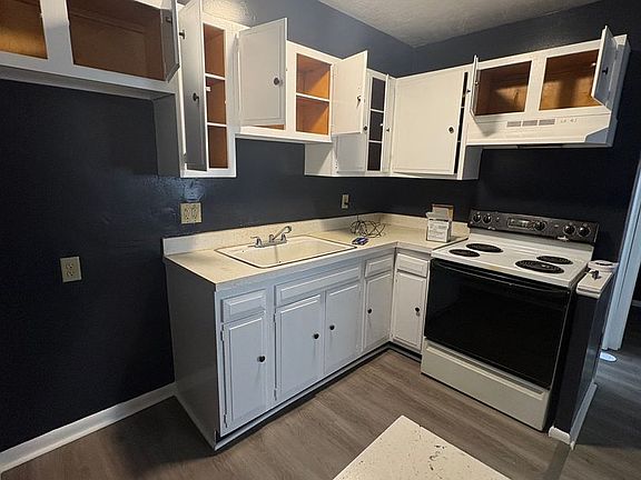 5th image of 15412 Maple Park Dr APT 11