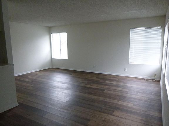 5th image of 900 Ohio Ave APT D