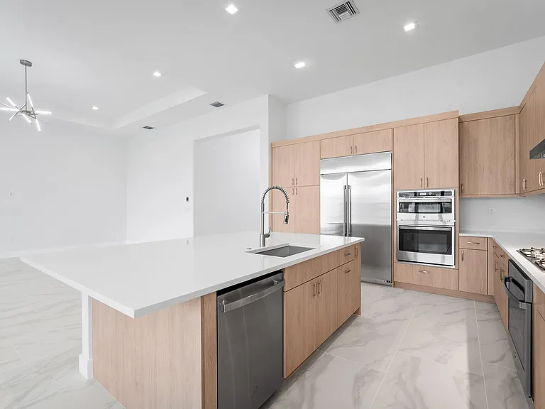 20262 Rosewood Garden Way — Photo 12