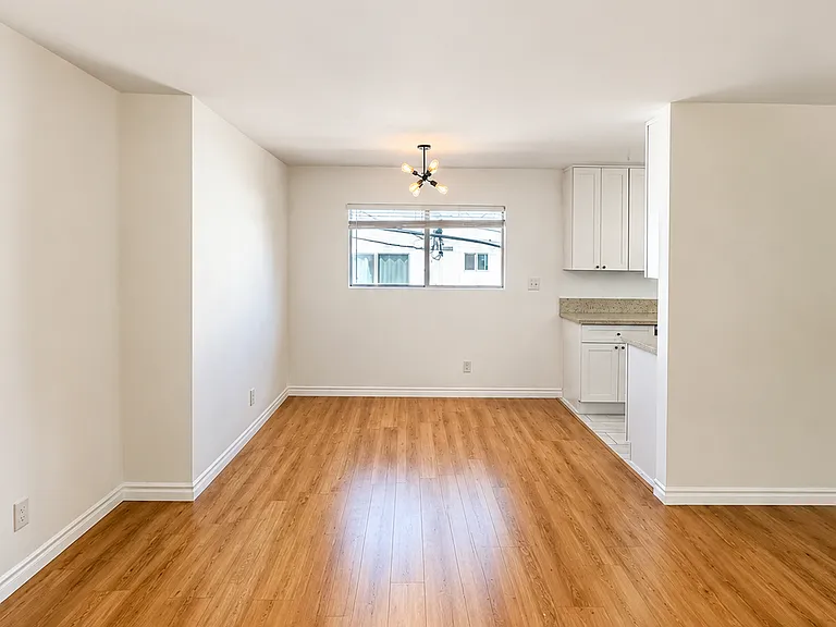 1044 N Curson Ave #8 — Photo 11