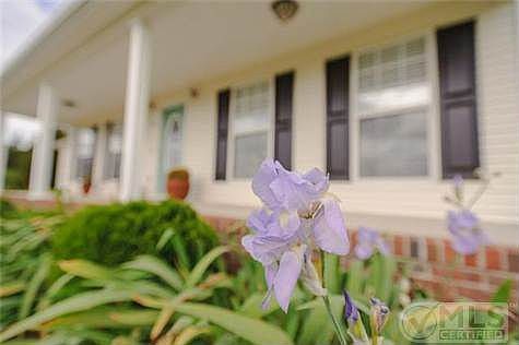 3rd image of 136 Hayfield Ln