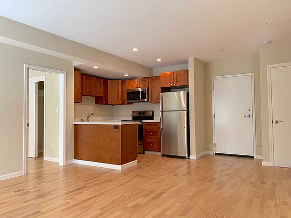 2nd image of 200 Guerrero St #111A
