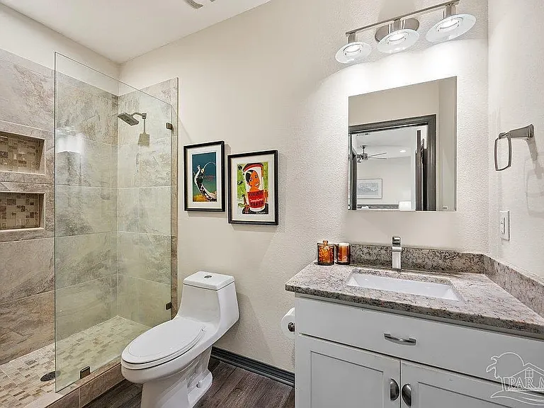 301 Dwight Ave — Photo 8