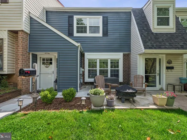 2140 Ash Ln, Lafayette Hill, PA 19444
