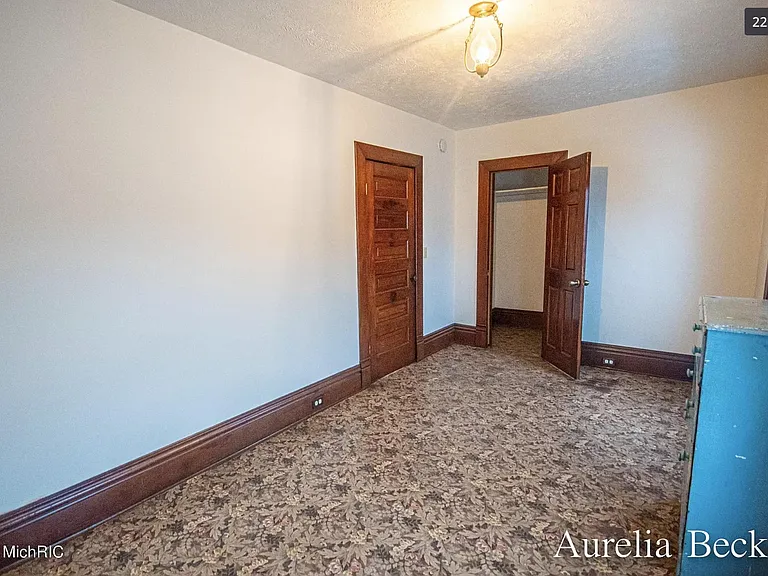 420 Lincoln Ave NW — Photo 21