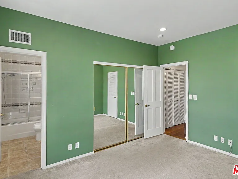 1242 Berkeley St #10 — Photo 11