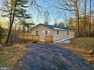 302 Edenwood Ln, Hedgesville, WV 25427