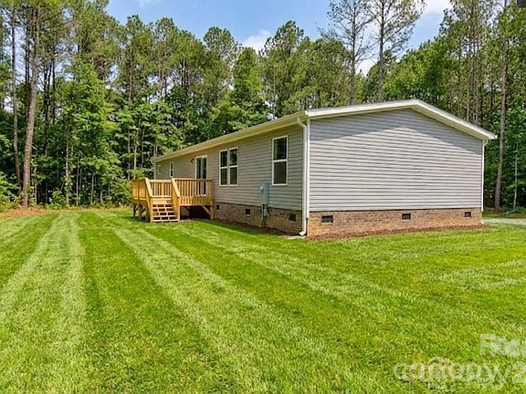 3rd image of 974 Old York Rd